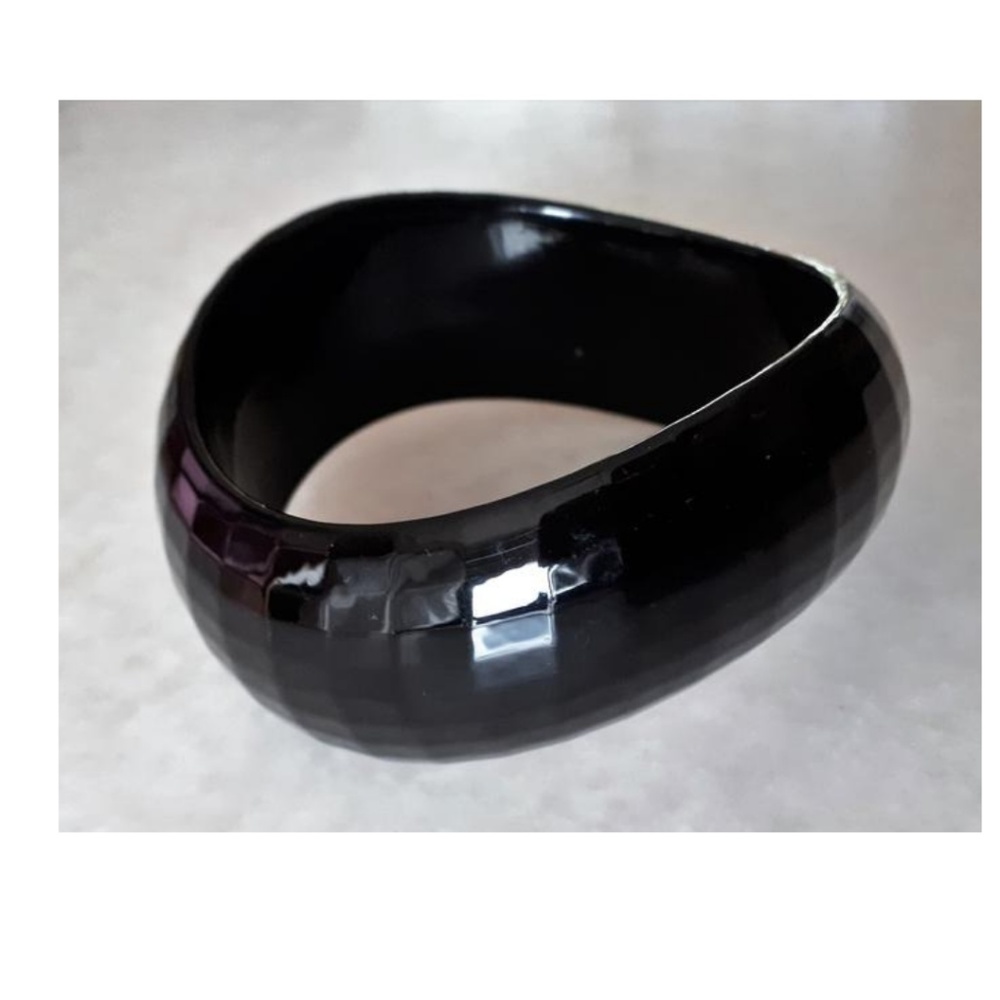Vintage 1980s Black Plastic Wavy Bangle Bracelet